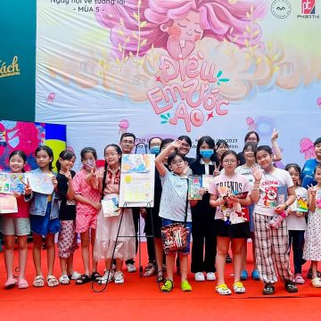 PHAN THỊ TÀI TRỢ CHƯƠNG TRÌNH NGÀY HỘI VẼ TƯƠNG LAI MÙA 5 